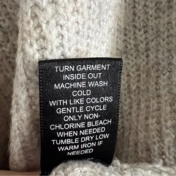 Tahari Womens Turtleneck Sweater Beige Tan Ribbed Knit Neutral Coastal Medium - Picture 3 of 7